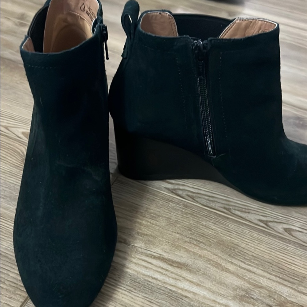 Vionic Black Ankle Booties with Chunky Heel